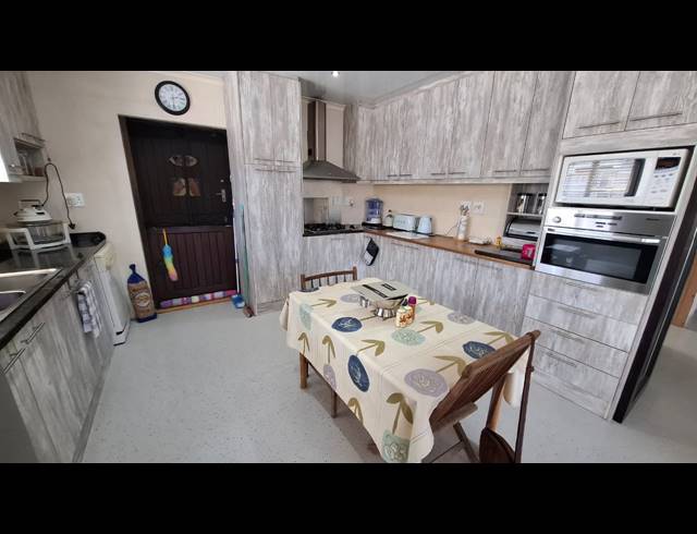 3 BEDROOM HOUSE FOR SALE IN STRANDFONTEIN
